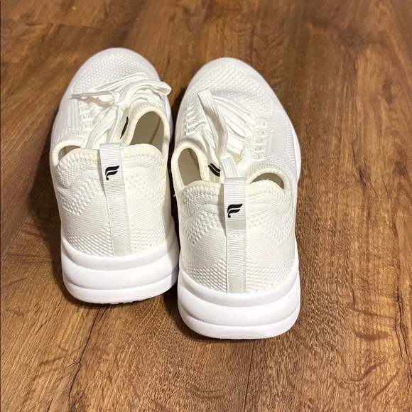Fabletics athletic shoes - Picture 3 of 7